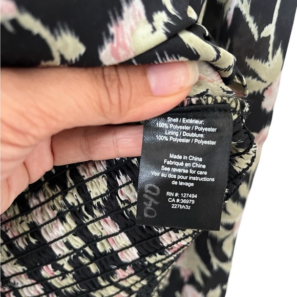 Heartloom Martine Top Size Medium in Black with Beautiful Pink Floral - Picture 7 of 16